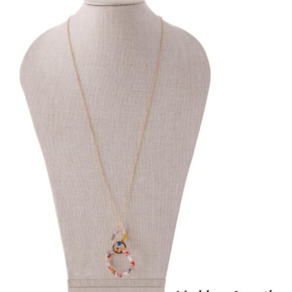 Long Resin Link Pendant Necklace - Picture 2 of 3